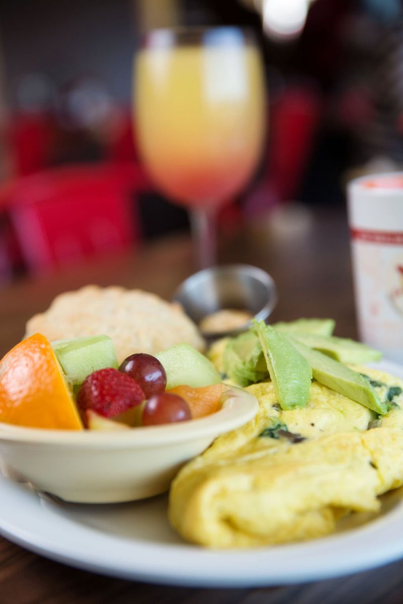 BrunchWithRuby's tweet image. #SaturdayMorning 🥂 #BreakfastofChampions 🍳🥑 #RubySlipperCafe 👠
