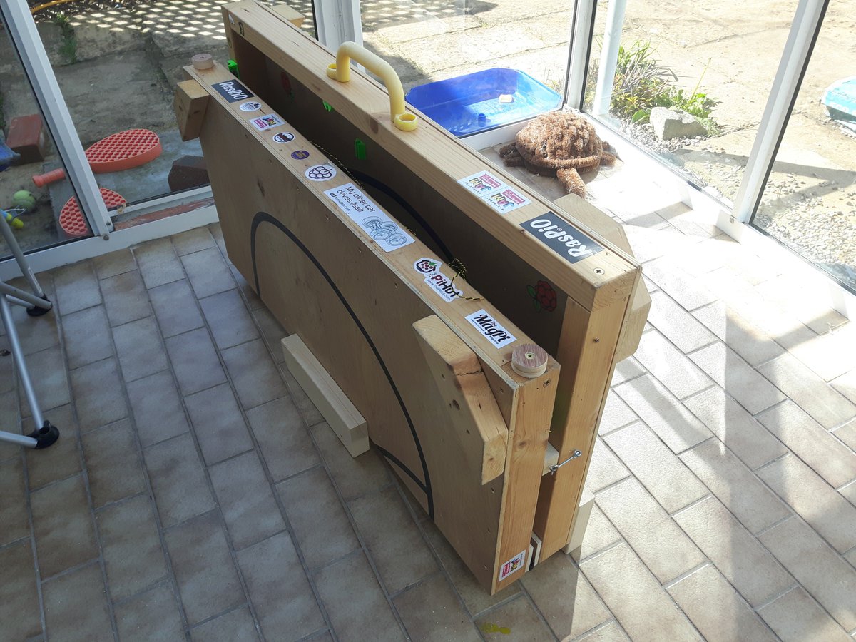 AstroDesignsLtd's tweet image. After lugging a single-piece #MicroPiNoon arena to the @CotswoldJam and various other events over the past 4 (?) years, I finally took a saw to it... Now it&apos;s a little more portable. I&apos;m happy with that! #MicroPiMaze