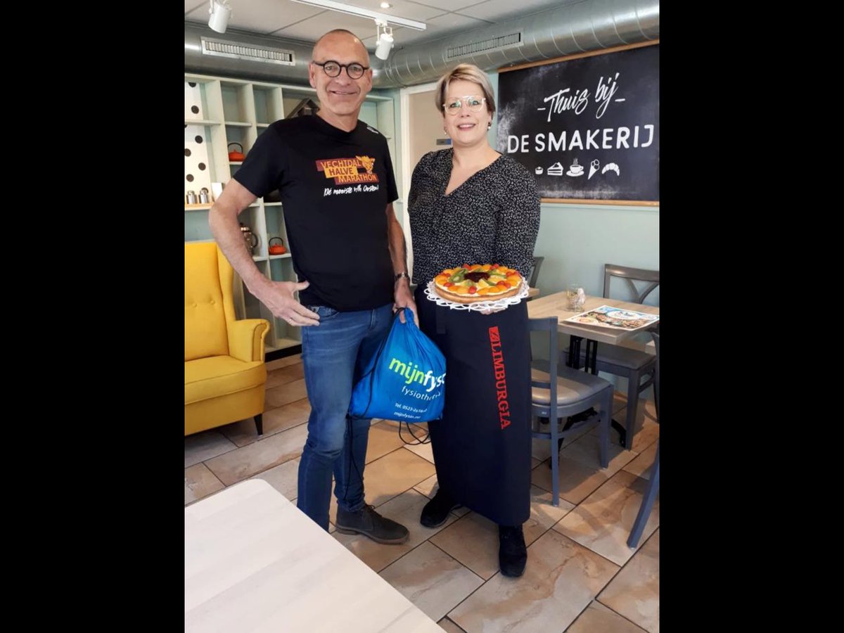 WIN EEN TAART! | Doe met een #team van 4 personen mee aan de <a href="/Mijnfysio_/">Mijnfysio</a> Estafetteloop. Het snelste #team wint een heerlijk #taart van Limburgia de Smakerij! Onze parcoursbaas Egbert heeft vast voorgeproefd.
Inschrijven: hardenbergcityrun.nl/nl/mee-doen/af… #hardlopen