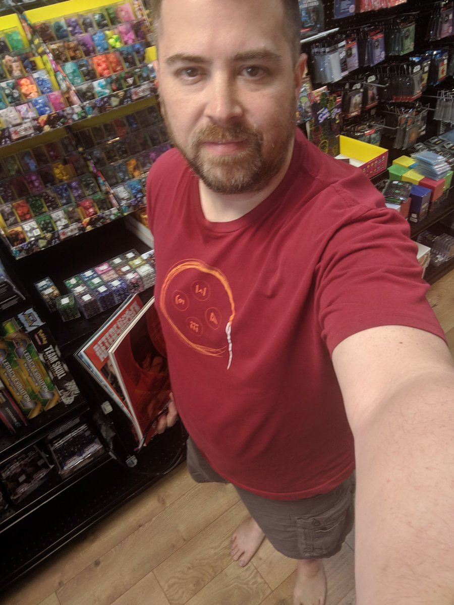Today is both #StarWarsDay (May the 4th be with you!) and #FreeComicBookDay - Celebrate your inner geek and enjoy a little barefooting at your local comic book store. 😁👣

#BarefootIsHuman
