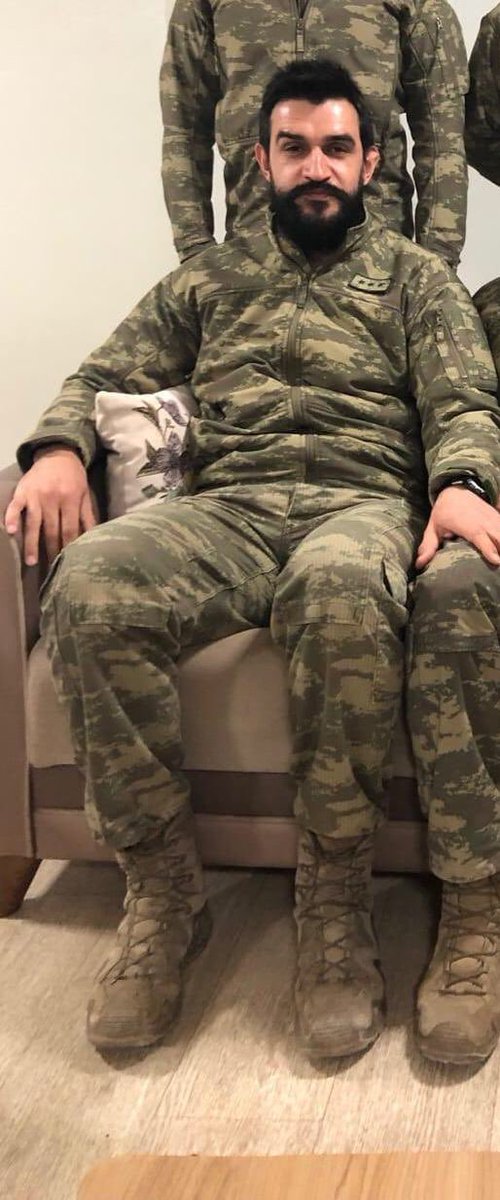 THUGLIFE1055's tweet photo. Arkadaşım, kardeşim, Celalettin'im....
O benim düğünüme gelmişti. Ben ona gidemedim. Ankara'ya gidince evini ziyaret ederim diyordum...
Kim derdi ki, kabrini ziyaret edeceğim. 
Öfke ile yanlış şeyler yazmak istemiyorum.
Vatan sağolsun.
🇹🇷🇹🇷🇹🇷🇹🇷🇹🇷🇹🇷 https://t.co/W6No4Lob0v