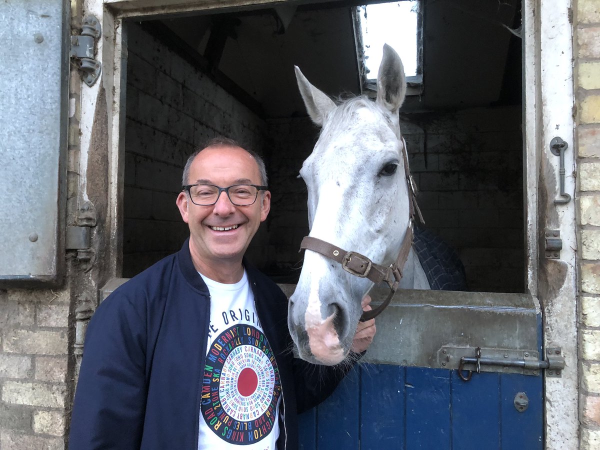 Rods_Tweet's tweet image. Can’t visit Newmarket without nipping in to say hello to Roy Rocket! @JohnWathenBerry @CollingsBerry