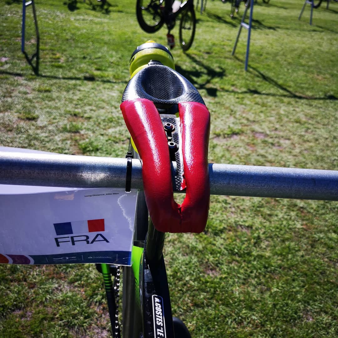 ndurancer's tweet photo. Interesantes los set-ups de Antony Costes con manillar Morftech y sillín Dash 😏 Y la montura del flamante campeón J. Gómez Noya 🔝 @ITUpontevedra19 https://t.co/Hbx4KDBEPw