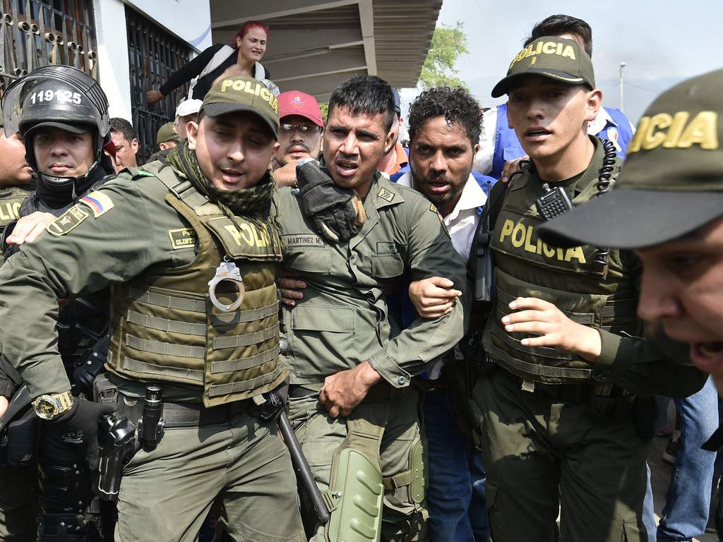 DolarToday's tweet photo. Comando Sur confirmó reunión con el Departamento de Estado para hablar sobre opciones militares en Venezuela https://t.co/NJ3XeE05Li  https://t.co/MKtVxF1vJj