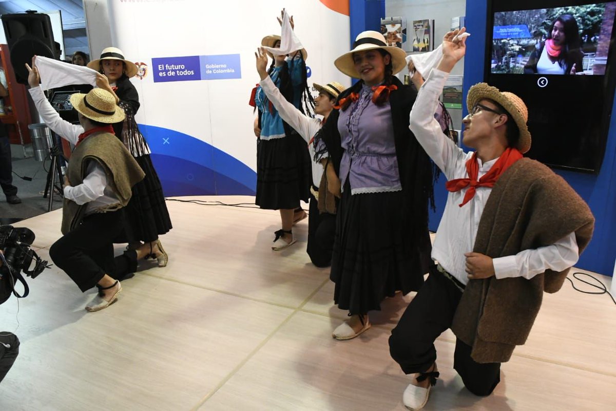 ESAPOficial's tweet photo. Con actividades culturales y recreativas, El área de bienestar universitario de la ESAP hace presencia en la FILBO 2019. #FILBO #ESAPFILBO https://t.co/jQGZtzZgoy
