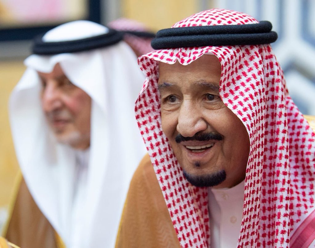 SaudiNews50's tweet photo. عاجل..
.
خادم الحرمين الشريفين خلال وصوله جدة قادماً من الرياض.
.
#الرياض #جدة  
. https://t.co/guBJMaDjFn