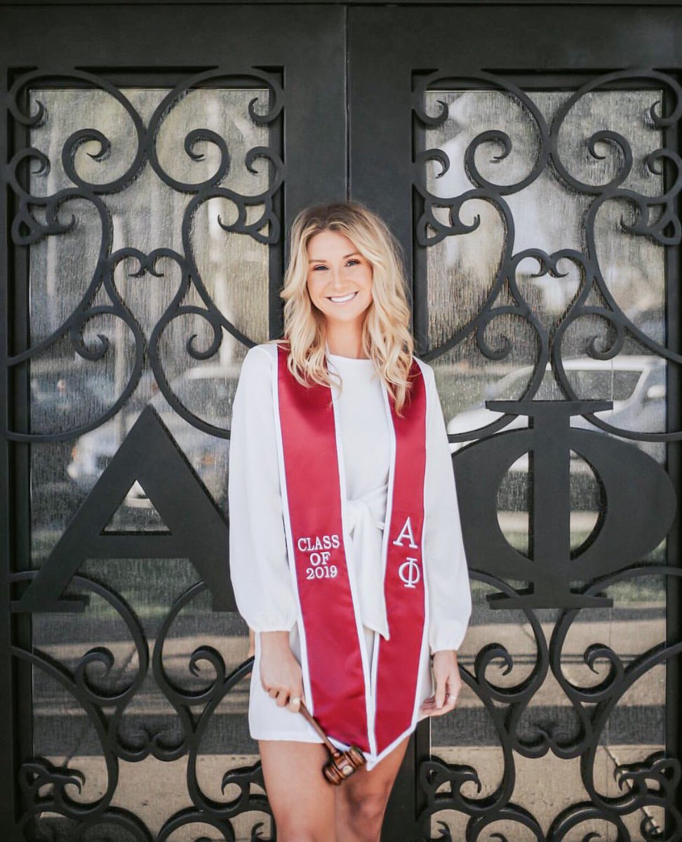 To our seniors; congratulations on your final day! You have been our role models, big sisters, and leaders of this chapter for the last 4 years. Alpha Phi thanks you and hopes for a successful new journey in life. 🤩💘✨ #wsualphaphi
