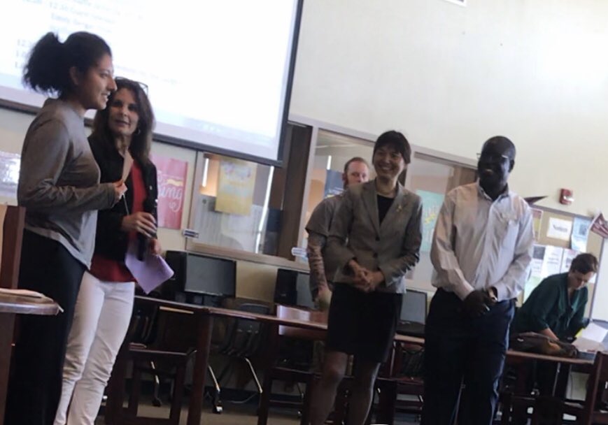 Ligia_SeesYou's tweet image. The Motherboard won 2nd place - Gabriela representing @SanPasqualHS  #girlswhocode #hackers #CodeQueensShowcase hosted by @CSUSM