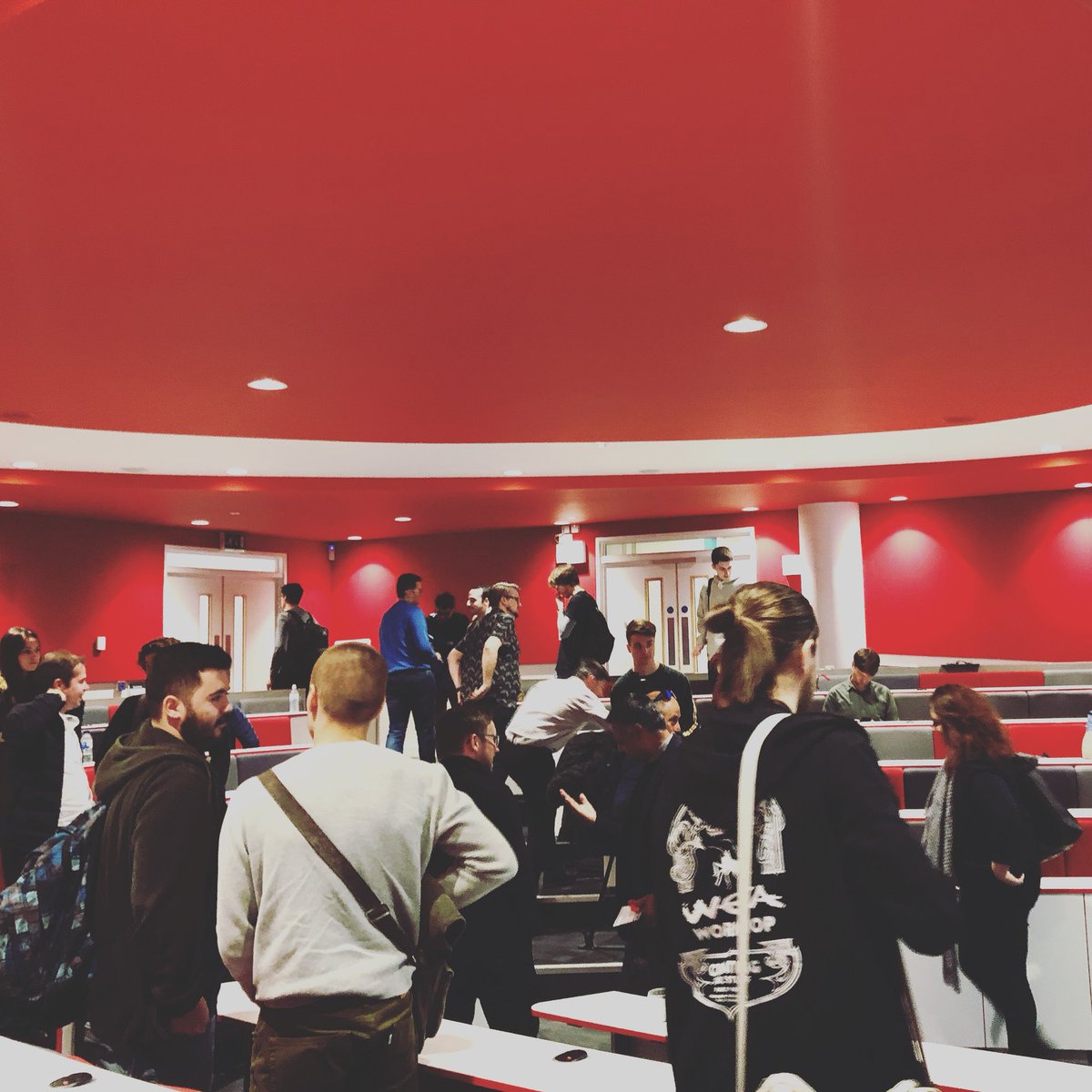 Was great to attend the inaugural #vizarchviz event run by @solentcgmagic @solentuniversity last Friday.  Thanks for the invite and to everyone involved, looking forward to next year. 🙌
#archviz #cgi #architecturalvisuals #architecturalvisualisation #architecturalillustration