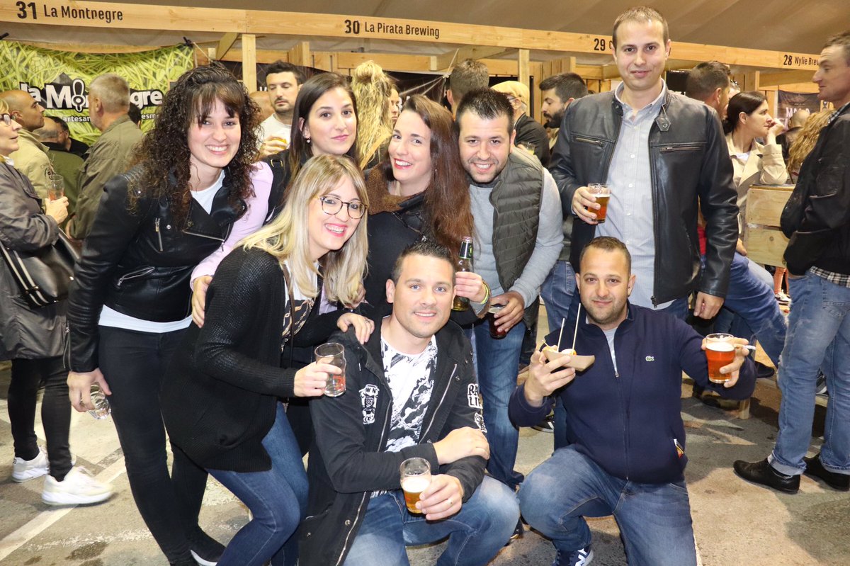 🔝🔝Èxit absolut avui dissabte! Hi ha un super ambient! Quina millor manera hi ha de passar un vespre? Brinda amb cervesa artesana! 😉🍻

#Birrasana #festival #cervesa #artesana #beer #cervesers #cervesaartesana