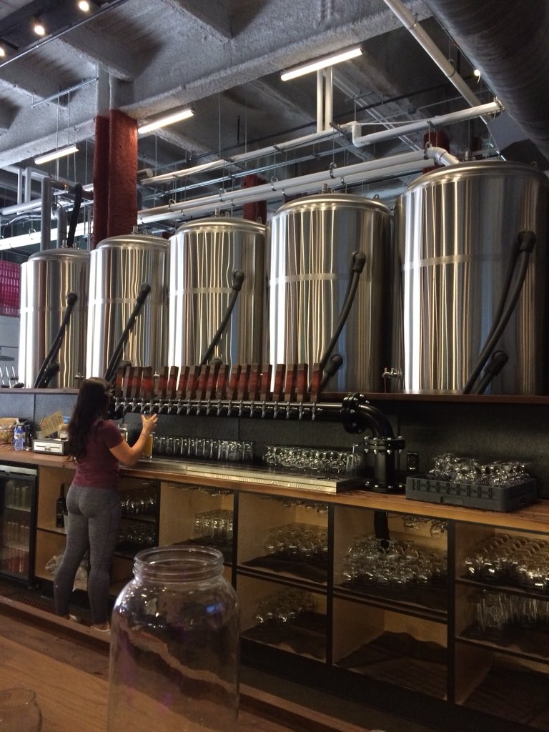 MMoore_hoops's tweet photo. Hope all are having a wonderful Saturday. Yard work early then downtown @CityofWS for #CousinsLobsterTruck on Burke Street now Incendiary Brewery! #plancomestogether https://t.co/k4WNLjtHtV