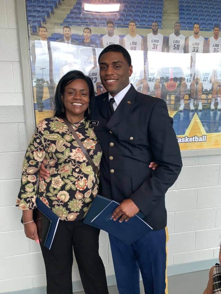LMUMBB's tweet photo. Congrats former #LMUMBB ⭐️ @curtwebb94 for graduating with his Masters today 🎓🎈 🎉 #GoSplitters https://t.co/7JRhiEUMjL