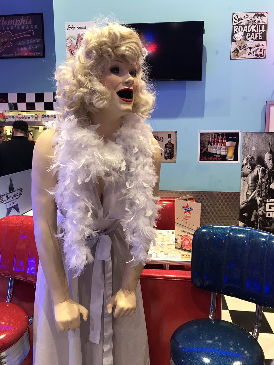 C’est moi ou elle a pris cher Marilyne Monroe !! 😱