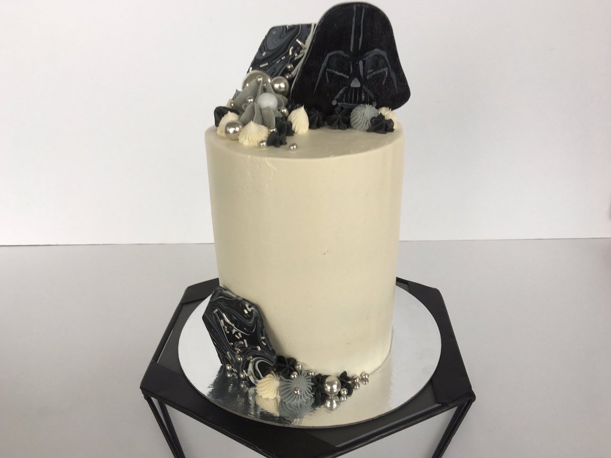 #MayTheFourthBeWithYou #May4th #StarWarsDay #StarWarscake