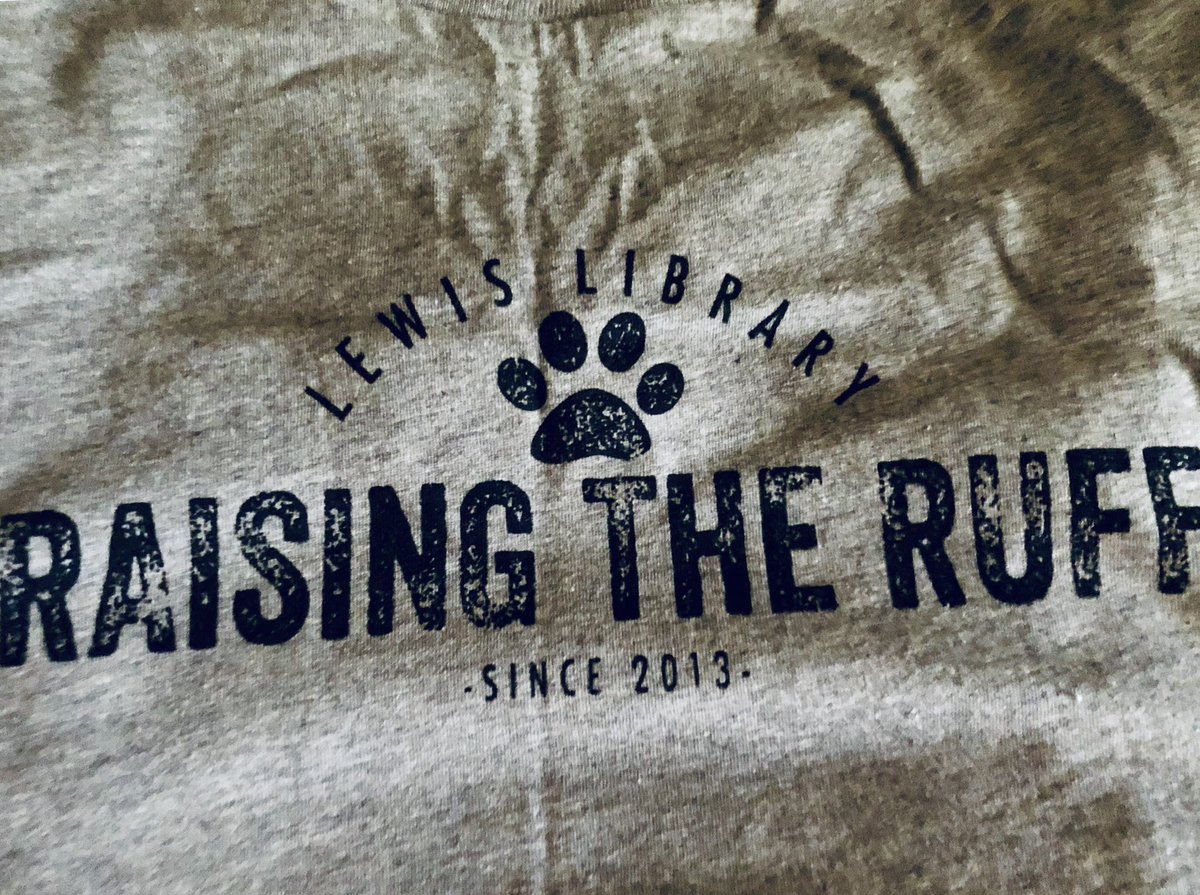 robinwb's tweet photo. You jelly of my #lewislibrarypaws t-shirt? thanks @unthsclibrary for always having #furbabies for our #mentalhealth 🐕🐈🐾♥️ https://t.co/PS5994ESvq