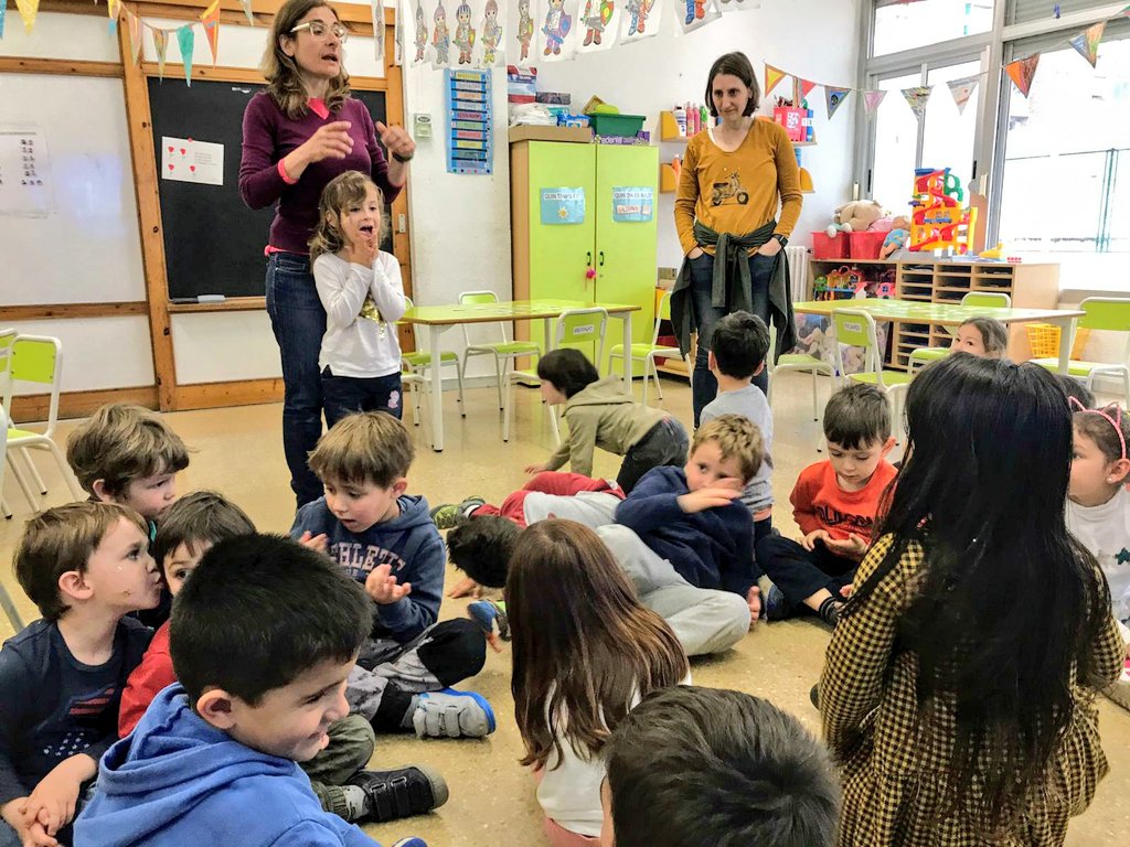 ImmaVedruna's tweet photo. Expressem #Intensament el nostre agraïment a les mares i pares que van organitzar les activitats de l'#EnglishDay al #CiclePetits 👏👏😍😍 Gràcies!!! #VedrunaImmNOVA https://t.co/jsXwL4HowX