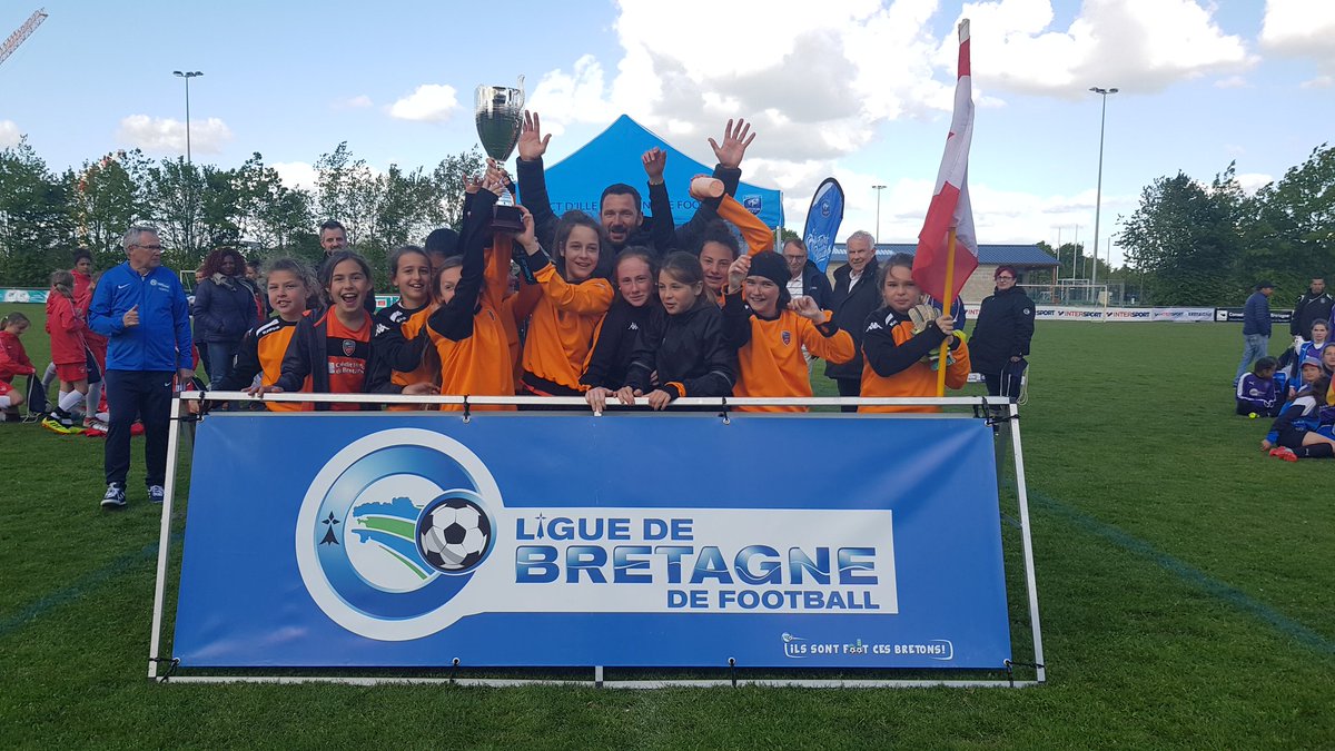LBFoff's tweet image. [FESTIVAL U13]
@FCLorientaise sacrée chez les Filles ! Elles représenteront la Bretagne à Capbreton !
2ème  : @PloermelFC 
3ème : @EAGuingamp