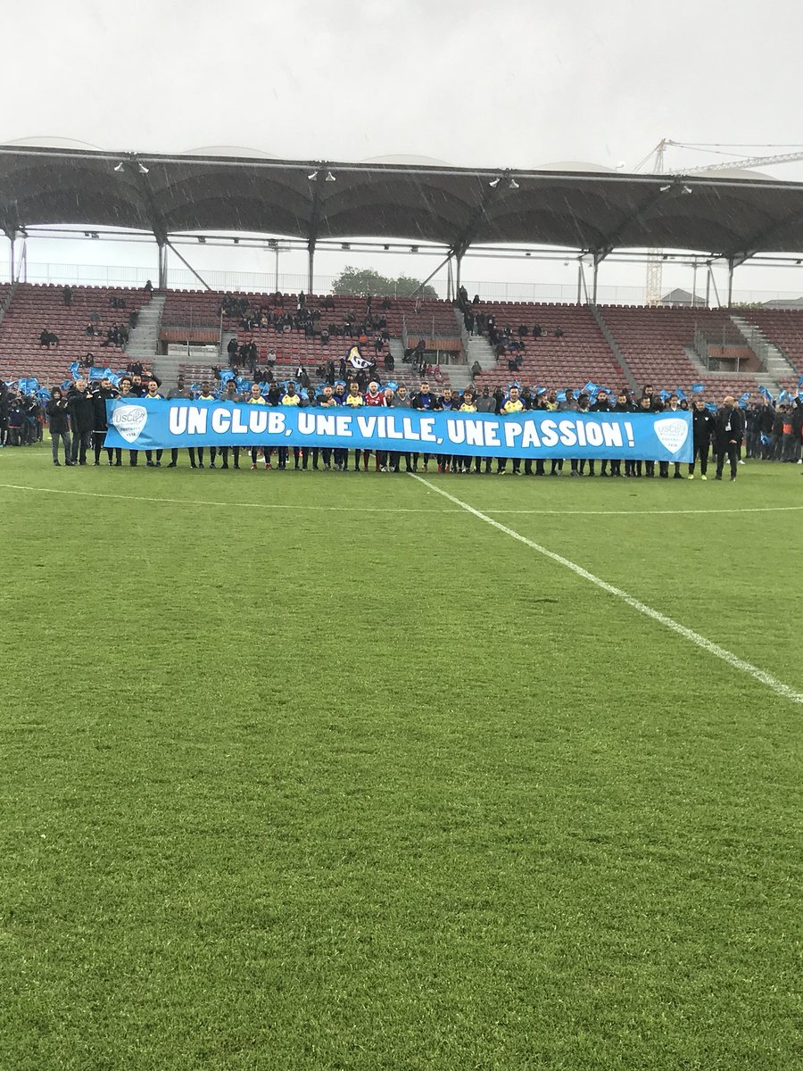 uscreteil's tweet photo. Un club, une ville, une passion !
#USCLRCL https://t.co/9GQhBlaPUC