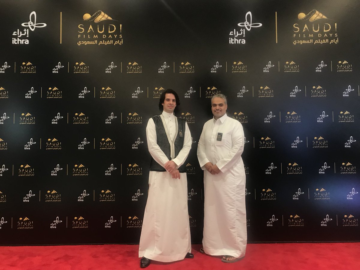 HZowawi's tweet photo. يوم الخميس كان مميز!

العرض الاول للفيلم الوثائقي @TheCaveFilm في سينما @VOX_Cinemas_KSA بالرياض مع الأحبه من @Ithra

كانت لحظات جميله مع الأهل والاصدقاء جُمِعت فيها الفن والعلوم والتواصل العلمي وقليلا من التكْشّخ والترزز على السجادة الحمراء.
🔬📽🎥🎞🎬

شكرا لمشاركتنا المتعه❤️ https://t.co/Qv6TkHT9za