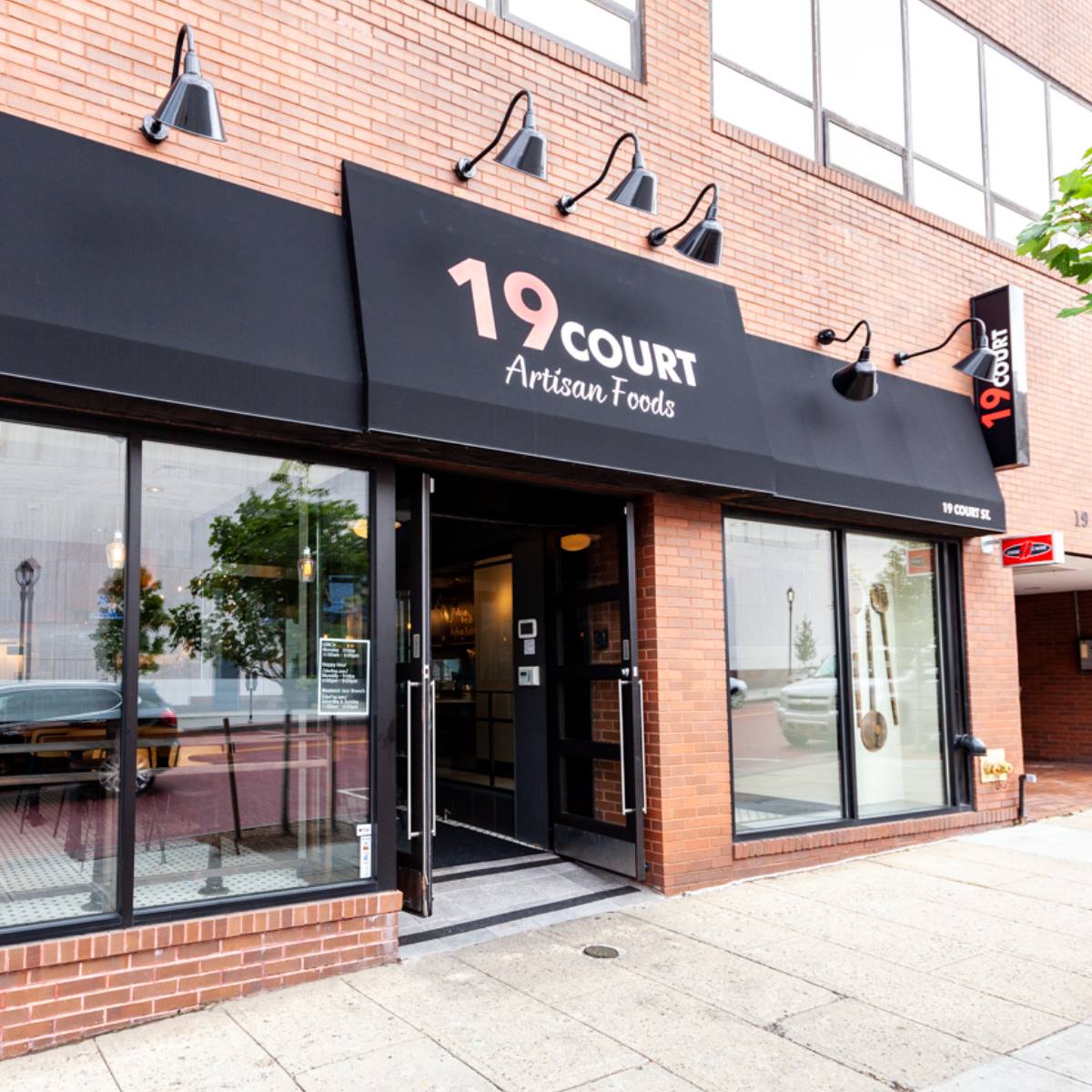 19CourtNY's tweet photo. Did you make your Mother’s Day plans yet?  Join us for our Brunch &amp; Fashion Show.  Savory foods and fashions from Lauren Morris &amp; @looladoolashop  RSVP now: https://t.co/xRaajIvRz1 https://t.co/PFUysWlLZw