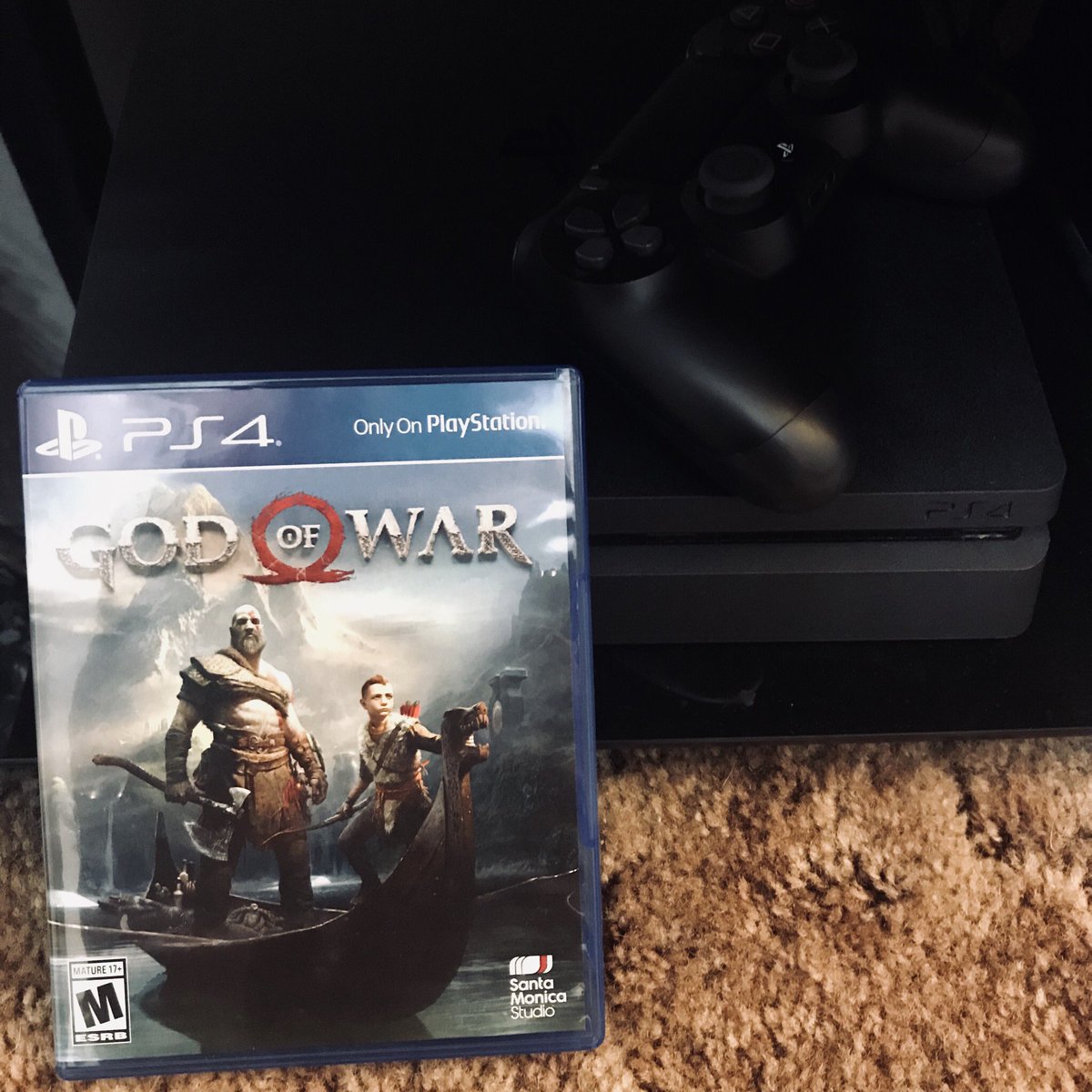 NicoleRScarano's tweet photo. How you know he loves you ❤️ #newps4 #GodofWar #HappyAnniversary https://t.co/ZchG2v2bhr