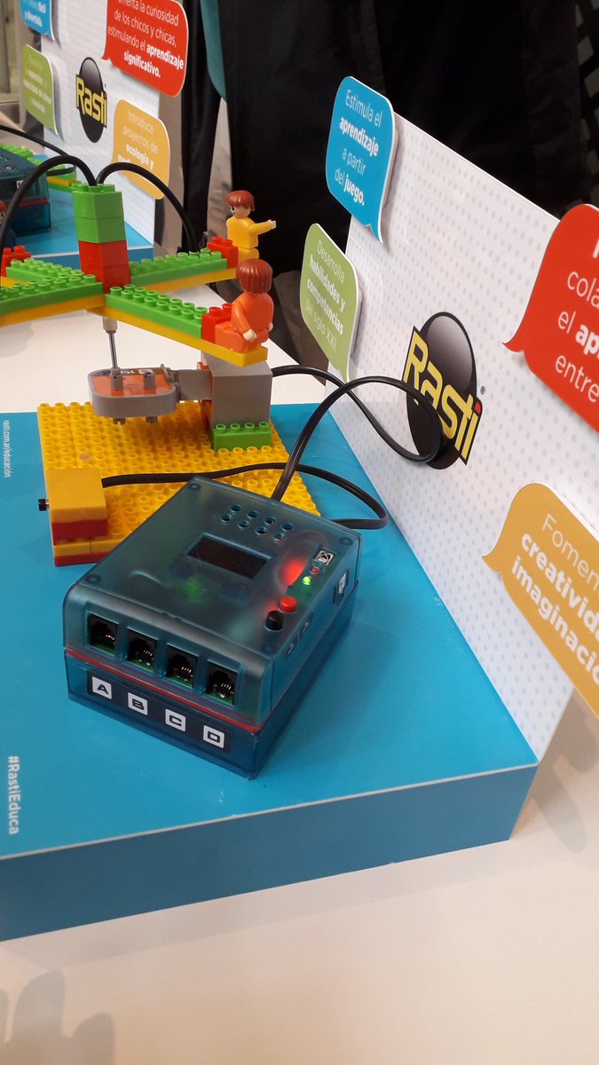 DUlibarrie's tweet photo. #Rosario presentación de kits de #RoboticaEducatica de parte del equipo #ERRE de @RastiArg
Excelente propuesta para actualizar nuestro sistema educativo dando herramientas tecnológicas, técnicas y prácticas para niños y adolescentes.
Gracias #RastiEduca por la invitación 👏👏🤖 https://t.co/hQ1mN0inOC