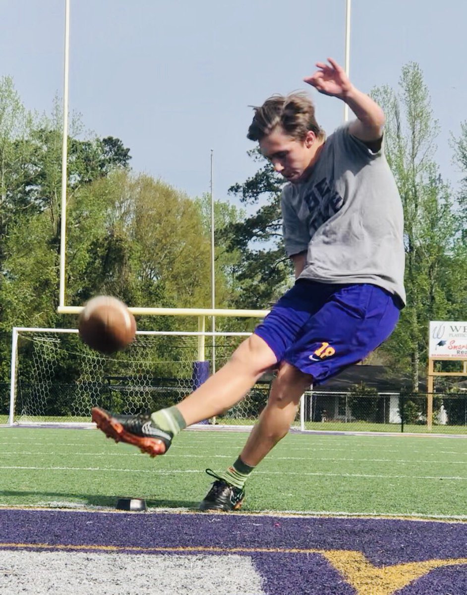 CamKicks3's tweet photo. Headed to Spring Showcase @KohlsKicking. Ready to launch bombs and split uprights. #TimeToRise #SurpassGoals https://t.co/CirfXW0MFt