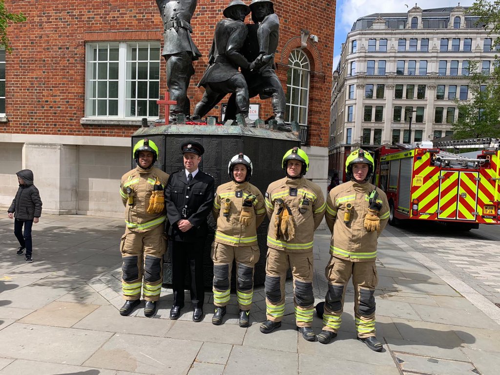 Commissioned to commorate the actions of FFs killed during the blitz, in 1998 it was made the national memorial for all FFs who gave their life in the line of duty. There are 2,219 names. Green watch held their minutes silence here today with SM Chapman. #FirefighterMemorialDay