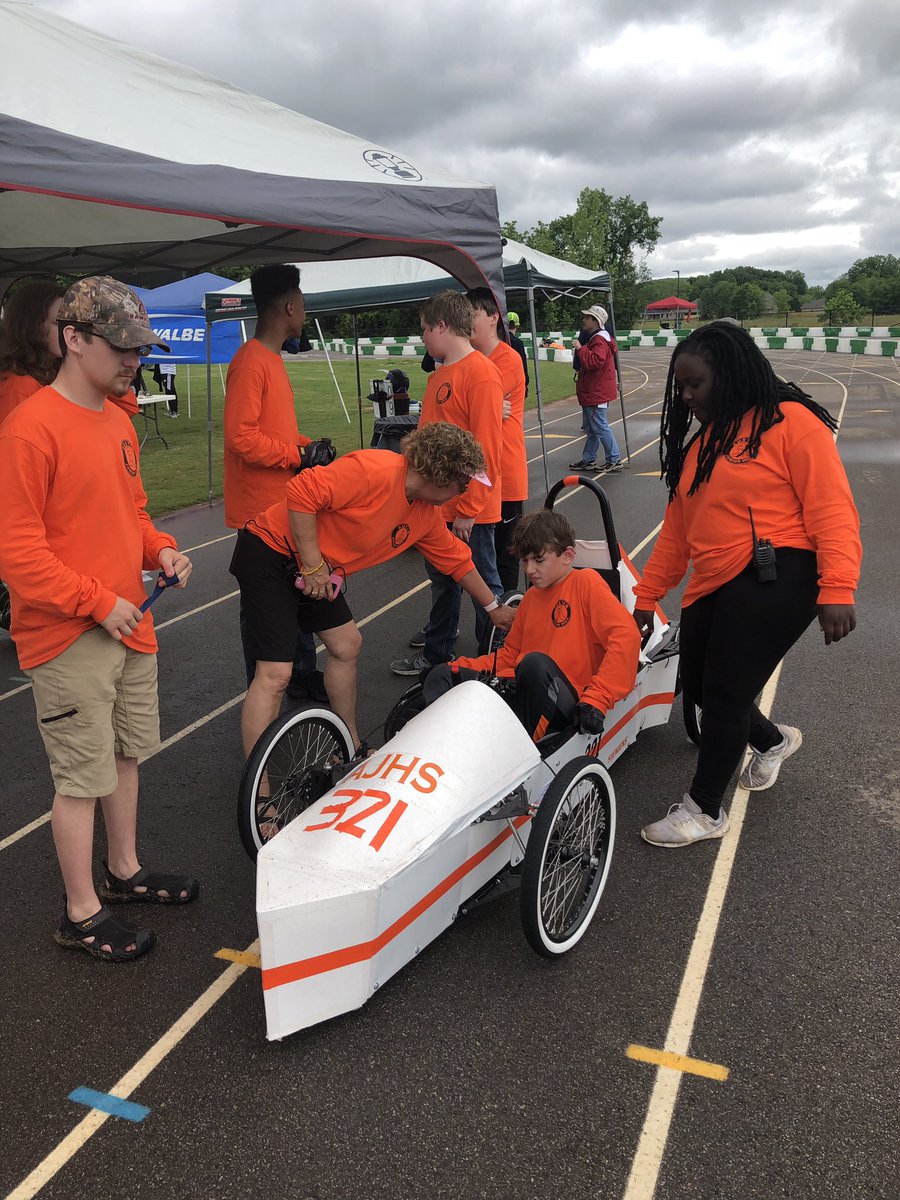 scobbiv's tweet photo. Decatur Middle finishes 4th, Austin Jr. High finishes 5th, and Austin Middle completes the race after dealing with mechanical issues @DecaturCityEdu @DecaturDouglas @decaturcsf https://t.co/QZa6J9vPOt