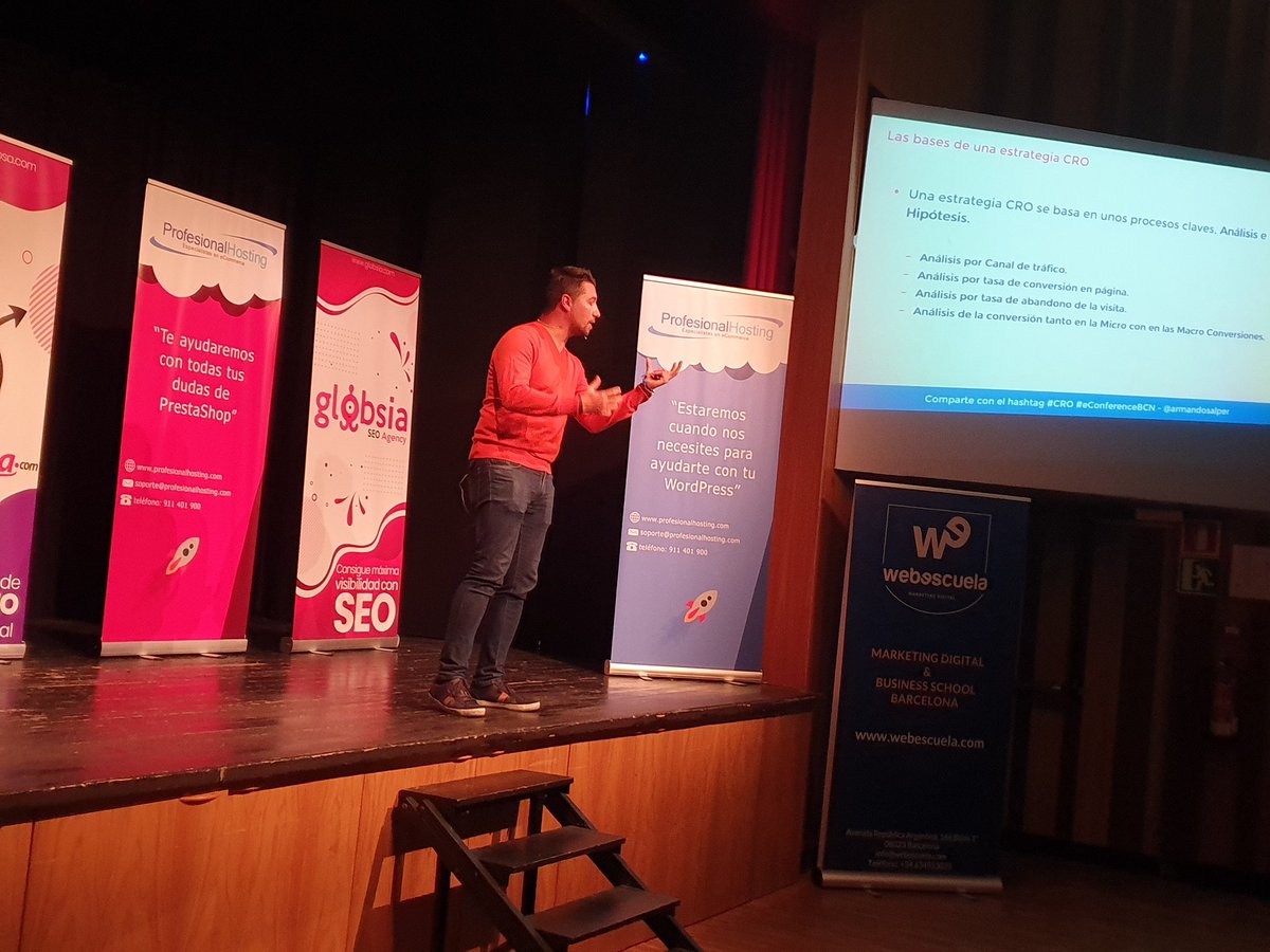hostingyvps's tweet photo. #CRO con @armandosalper en #eConferenceBCN
Última ponencia hasta la mesa redonda!!
#ecommerce https://t.co/UG5ayF6pMT