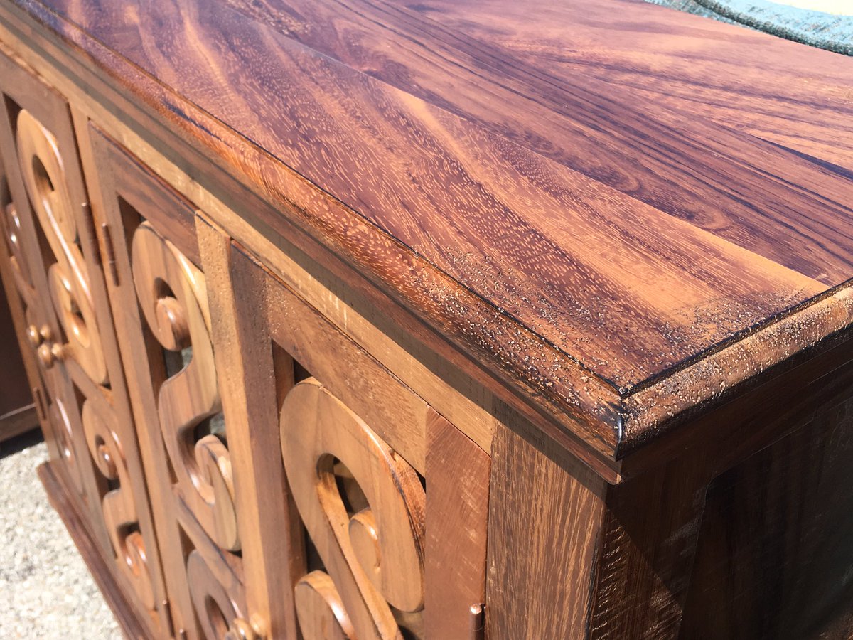 ATXFurnDepot's tweet photo. Amazing carved wood cabinet - IFD-9913CNS

100% solid Mango Wood #AustinFurnitureDepot #Austin #ATX #AustinTX #mangowood #IFD #SolidWood #Homedecor #Austinstore #GoLocal https://t.co/l95OdmSbNB