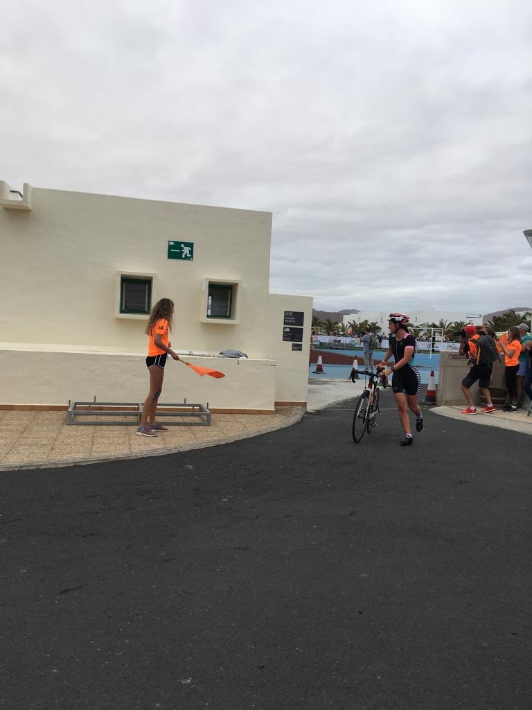 JazzCarlin's tweet image. I made it!! It wasn’t fast and it wasn’t pretty but I’m so happy to have finished my first triathlon! Looking forward to whenever the next one may be and hopefully quite a bit more training. Thanks to @UTSBath and @paulransomept for helping me over the past few weeks ☺️🏊🏼‍♀️🚴🏽‍♀️🏃🏼‍♀️