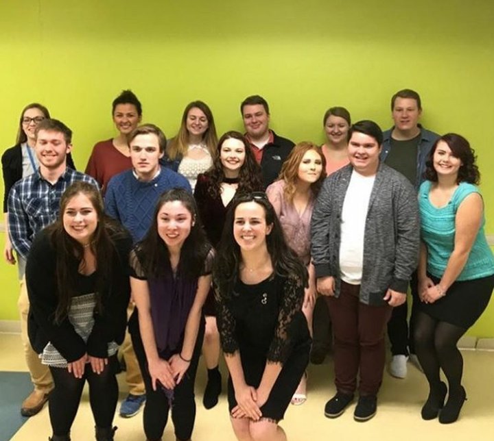 We love seeing our chapters grow! Check out some of our spring initiated brothers and petitioners around H! Welcome everyone 💙💛 #aporegionh #apomembership