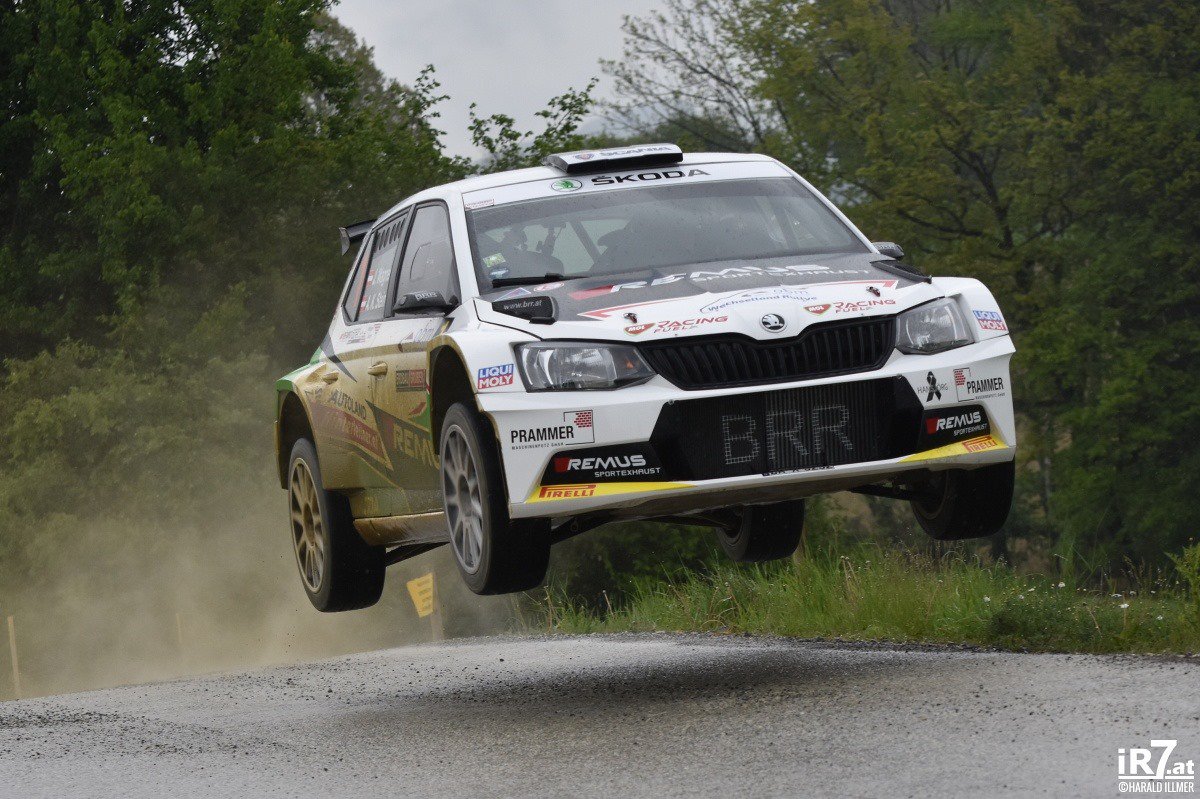 BRRBaumschlager's tweet photo. 🇦🇹 Julian und Anne Katharina haben die letzte Sonderprüfung der OBM Wechselland Rallye 2019 beendet und holen sich P2 (+1:15.7) beim vierten Lauf zur ORM 2019! 😀👏🥈

Foto: @haraldillmer https://t.co/kOVophTc6J