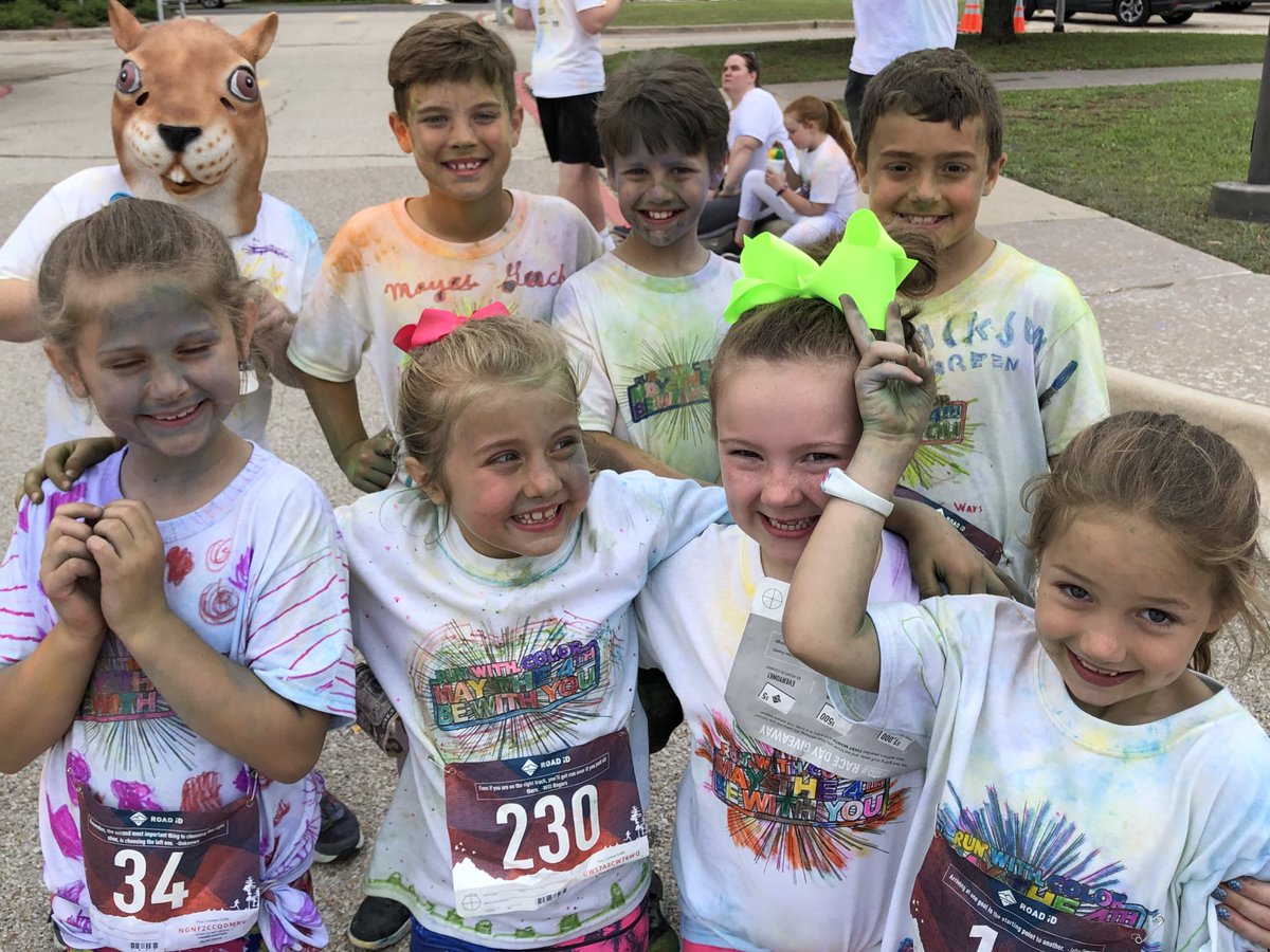 WoodwayElem's tweet photo. Thank you Coach Powers, Coach Whitley, Woodway staff, families and PTA for such a fun color run!! https://t.co/veTXuhCu2w