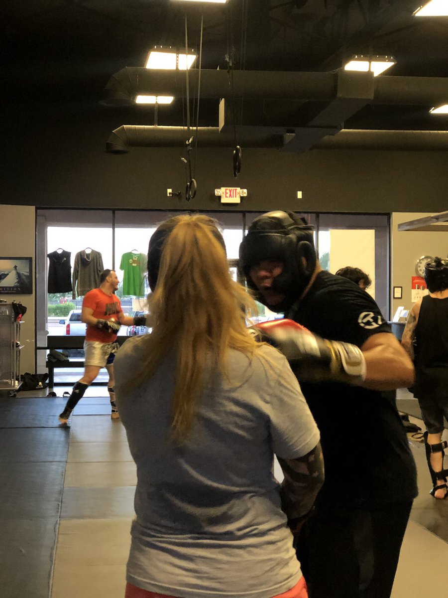 ukfgym's tweet photo. Friday are for sparring !!!!! #ukfgym #ultimatekombatfitness https://t.co/MxxTIoYu5O