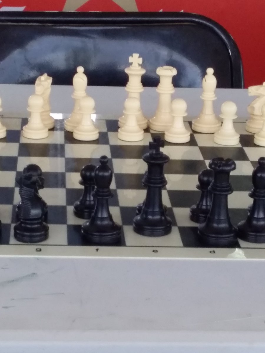 Partides ràpides a l'<a href="/Embarracat/">Embarraca't Figueres</a> <a href="/escacsfigueres/">Club Escacs Figueres</a>