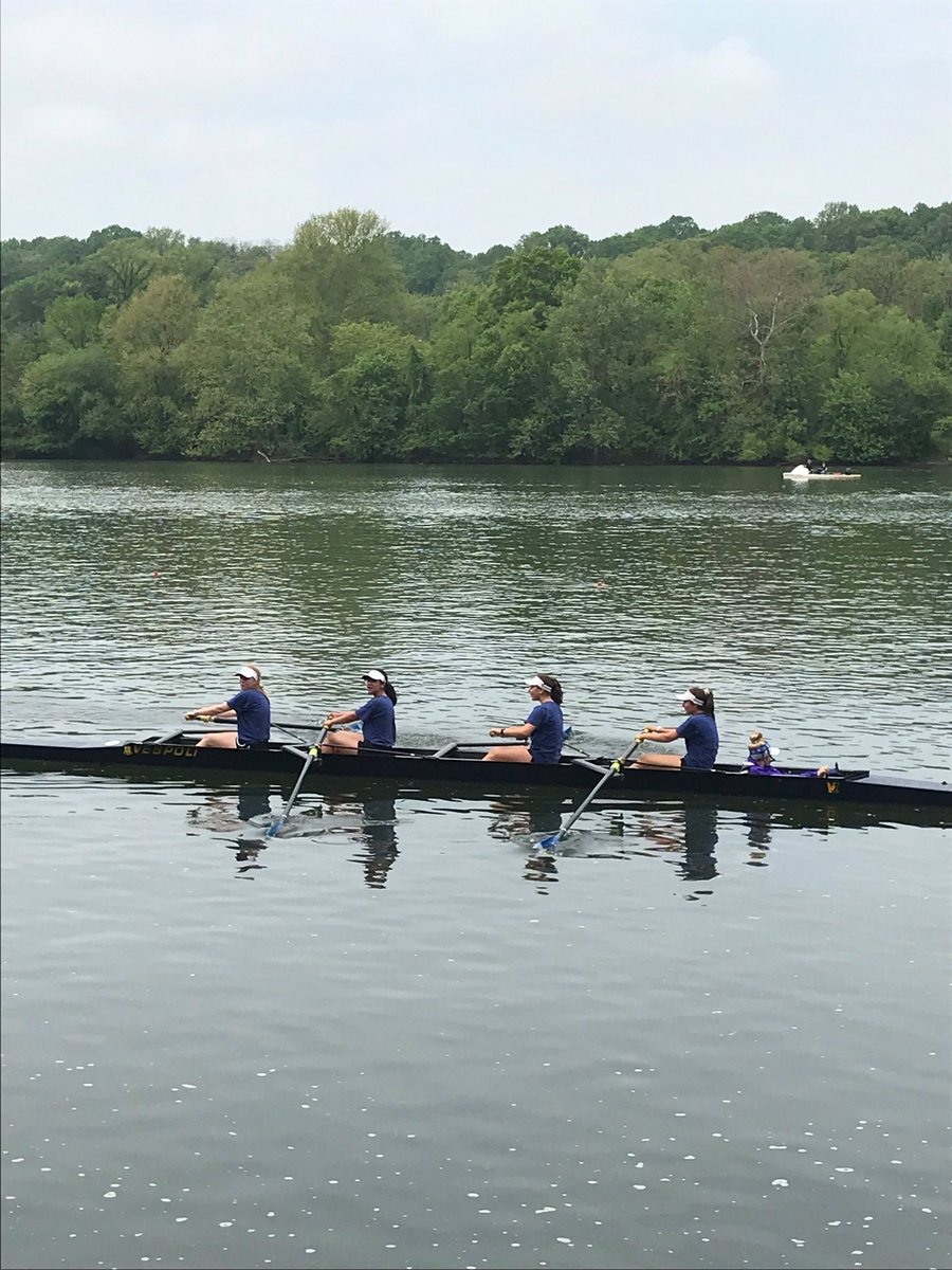 Congratulations to the Freshman 4+ on qualifying for finals in the city championships!!!