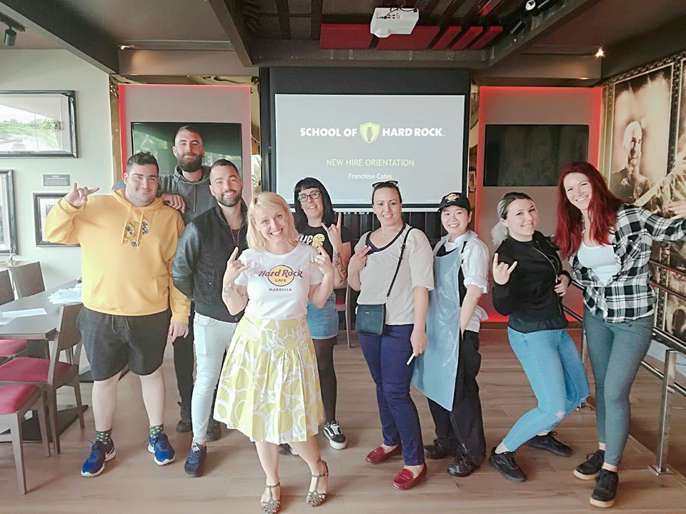 Nuestro staff sigue formándose día a día para ser los mejores. ¡GRACIAS CHICOS! #OurTeam #HRCMalaga