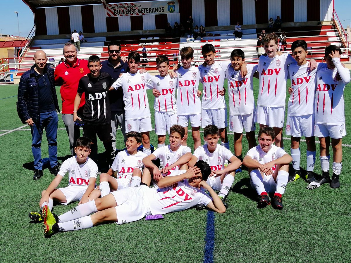 Enhorabuena a la AD Vistalegre Infantil 1@ Categoría Grupo II por su ascenso a Liga Infantil Autonómica. Grandísima temporada con unos números excelentes y que todavía pueden mejorar. @SantiGC_Elx <a href="/treceraG13/">Trecera.com ⚽️</a> @quique1972kik <a href="/MorillasManu/">Manuel Morillas</a>