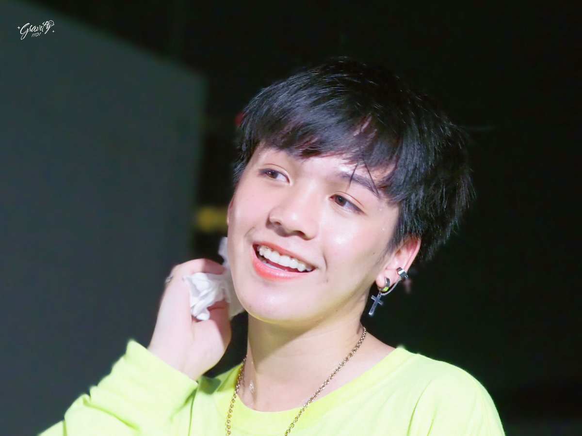 Gravity1101's tweet photo. > 190504 <

太辛苦了😭

@cooheartt
#gravity1101 
#cooheart 
#แคร์รอตของคุณกระต่าย https://t.co/xdrtAngeA5
