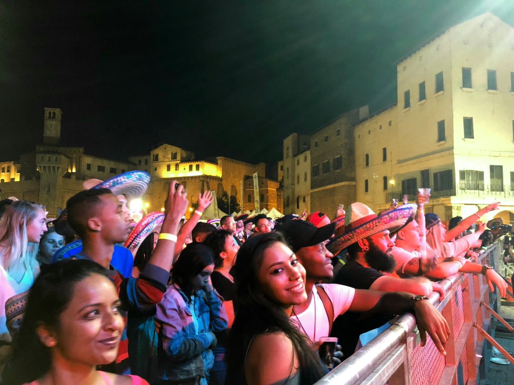 The ever so incredible <a href="/JimmyNevis/">JimmyNevis</a> is on stage and the crowd is LOVING him 😍🔥 
#FestivalDeMexico 
#AndaleArriba5FM