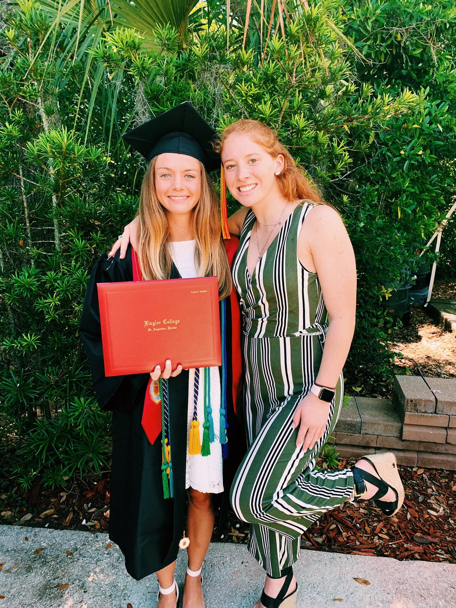 emilyperry_3's tweet photo. 3.9 GPA, 2 schools, 2 hip surgeries, 2 softball teams, and #1 in your criminology major. congrats to you bc you truly deserve it sista🥵💛 https://t.co/yNHOep3gcv