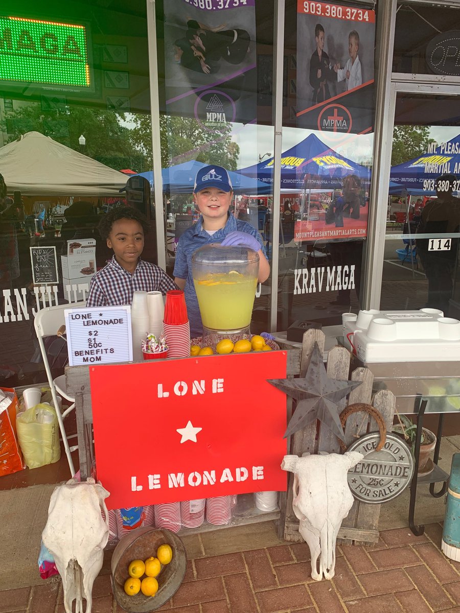stansell_cindy's tweet photo. Lone Star Lemonade at MP Martial Arts downtown! Go get some lemonade it is so 😋 good!! https://t.co/Hp3mDehnM4