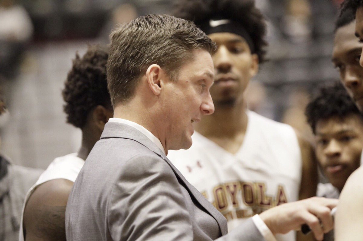 news_fuentes's tweet photo. The LABC named @Loyola_NOLA men’s basketball head coach Stacy Hollowell as the Louisiana Small College Coach of the Year. Hollowell wins the award after leading his team to their first ever @SSACsports title and a second round appearance in the @NAIA tournament. @Loyola_Maroon https://t.co/e0xMc2Uzfn