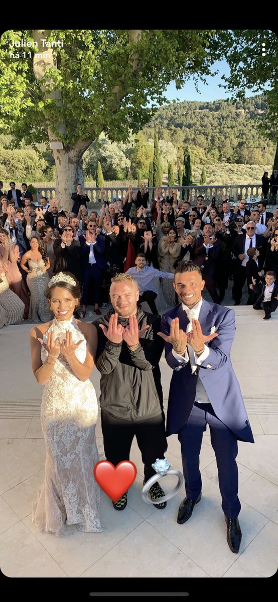 hugodetp's tweet photo. meilleure photo de mariage https://t.co/LiQKTl5OWw