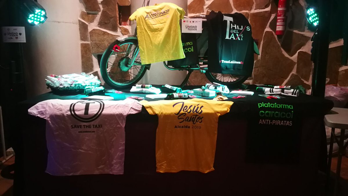 jesussantosalc's tweet photo. Estamos en #Alcorcón acompañando a los @HijxsT en el concierto solidario que organizan para apoyar el movimiento del taxi 🚖

Nuestra responsabilidad será siempre proteger la seguridad económica de las familias trabajadoras españolas. https://t.co/X8Oq3mJ9qY