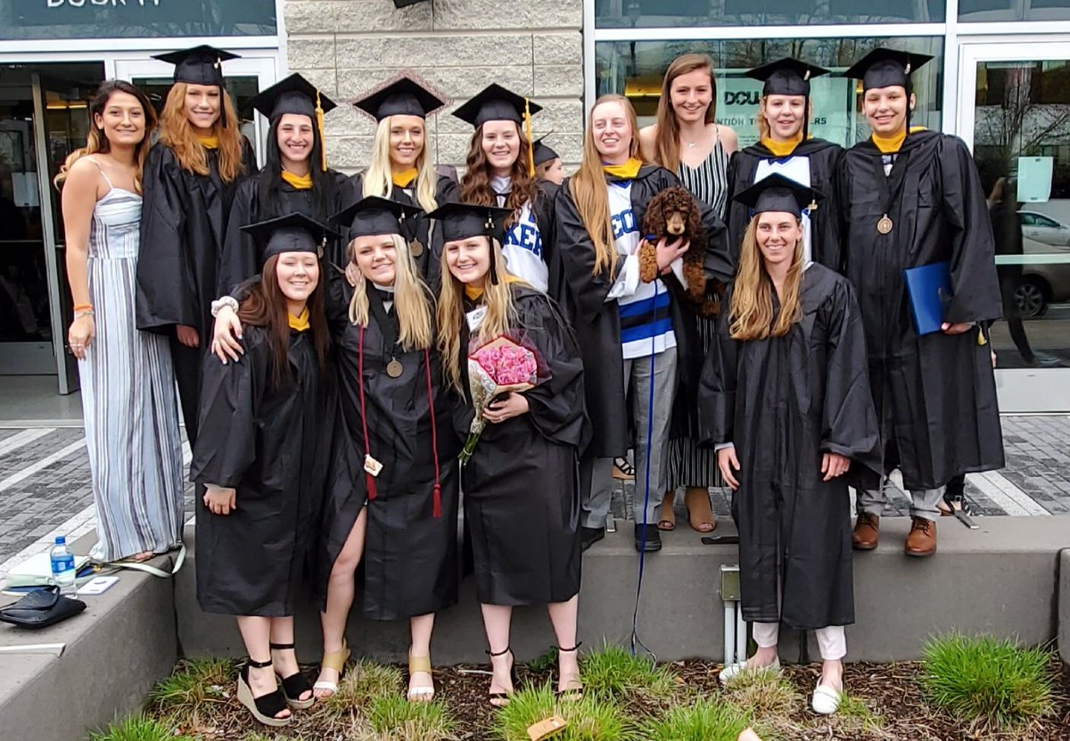 goaliechicsmom's tweet photo. @BeckerWIH @BeckerAthletics #2019BeckerGrad https://t.co/iioEhHSMiY