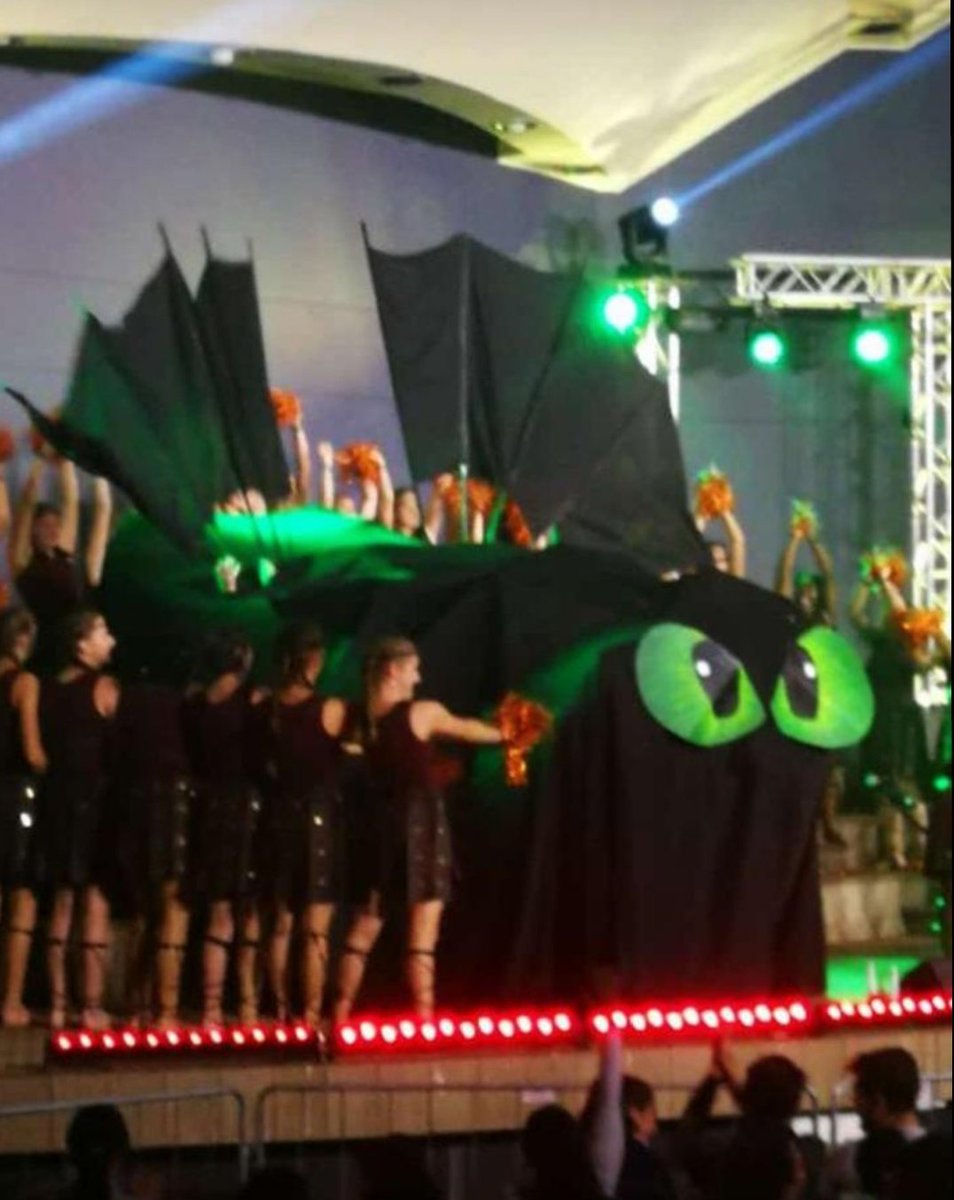 Homegirls really brought Toothless onto the stage 🔥🐲.. Bathi "Cure🔥zia" #StepItUp2019 <a href="/HuisCurlitzia/">Curlitzia Res</a> ❤️❤️😍