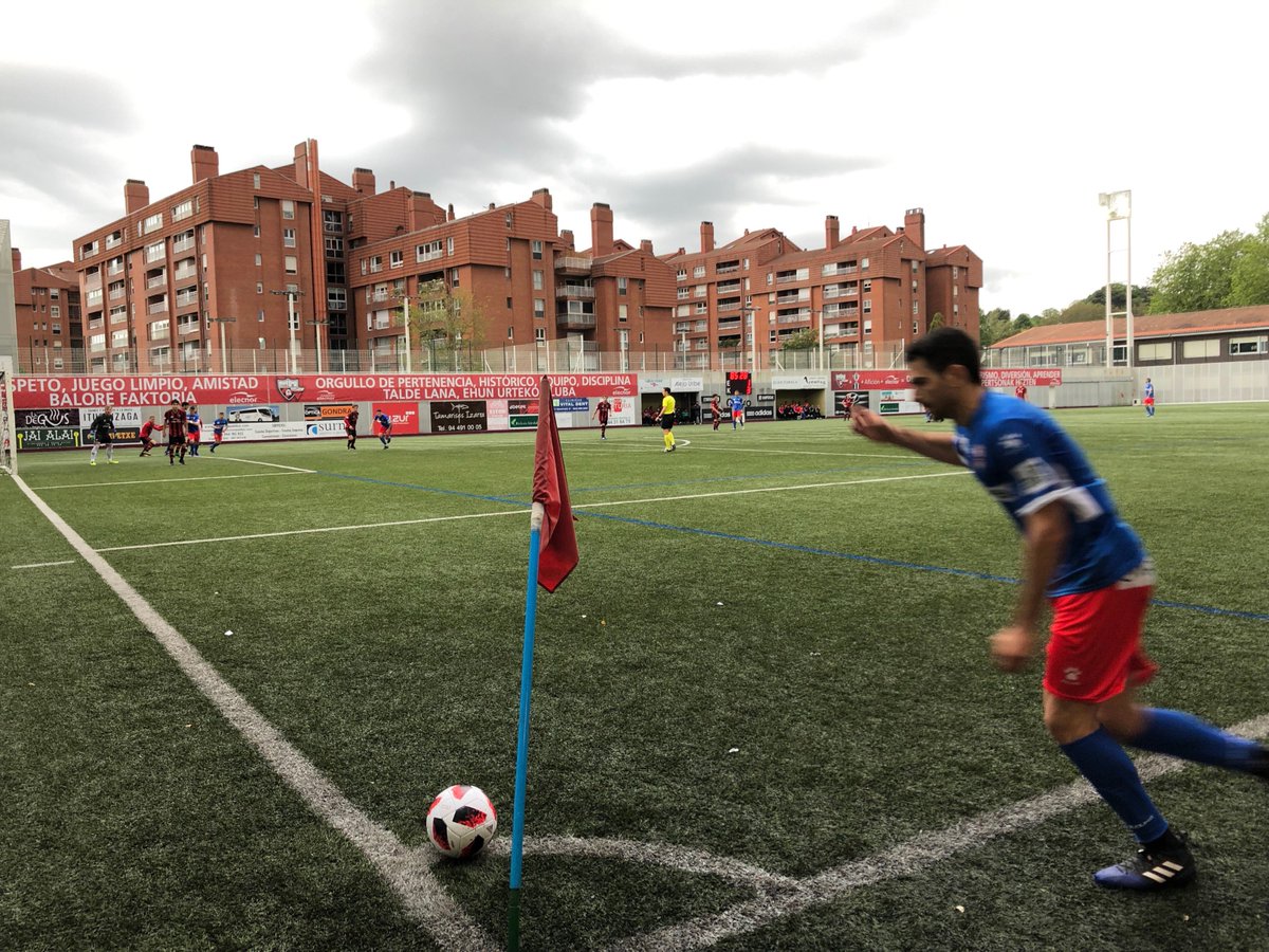 UDLogrones's tweet photo. ⏱️ Min. 86 | 1-3 | Minutos en los que el Arenas busca subir líneas, pero la @UDLogrones no se arruga.
#JugamosTodos #UDLog #ACGvUDL https://t.co/PLLkoOEuQN